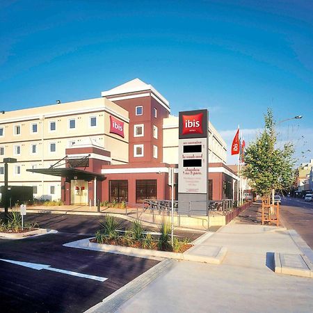 Ibis Newcastle Hotel Bagian luar foto