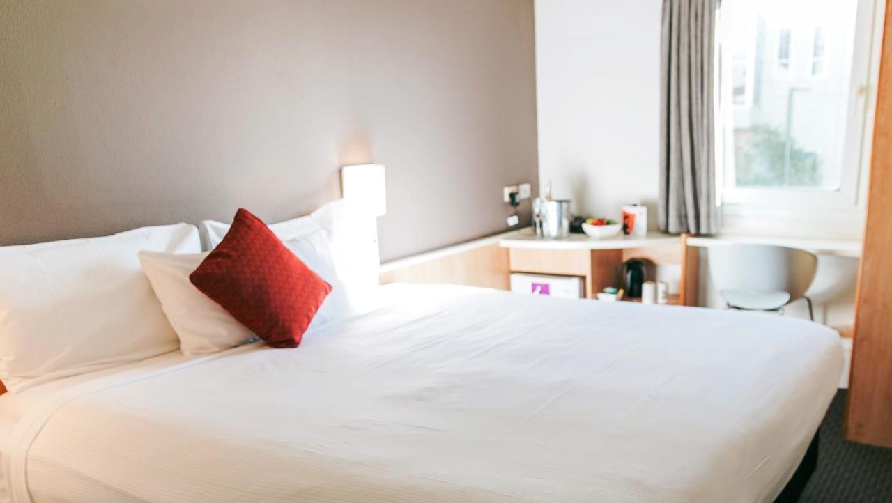 Ibis Newcastle Hotel Bagian luar foto