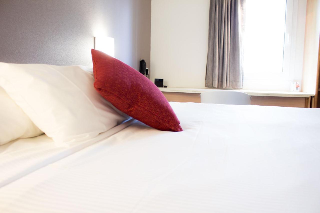 Ibis Newcastle Hotel Bagian luar foto