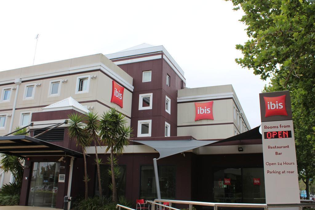 Ibis Newcastle Hotel Bagian luar foto