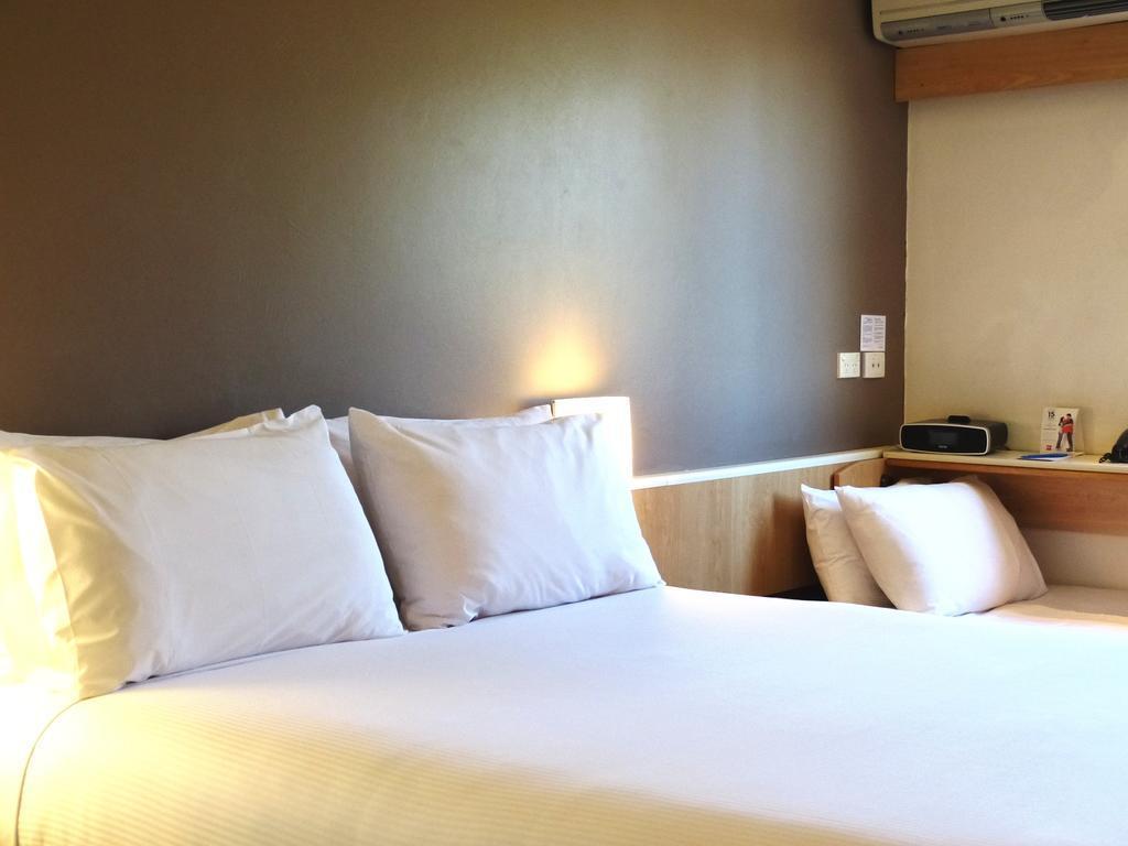 Ibis Newcastle Hotel Bagian luar foto