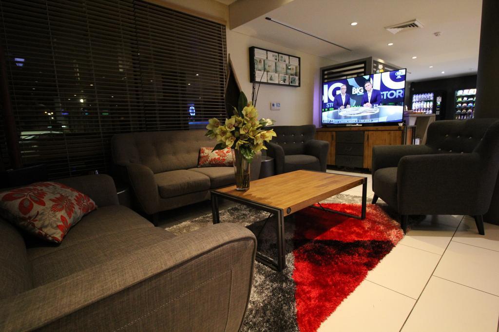 Ibis Newcastle Hotel Bagian luar foto