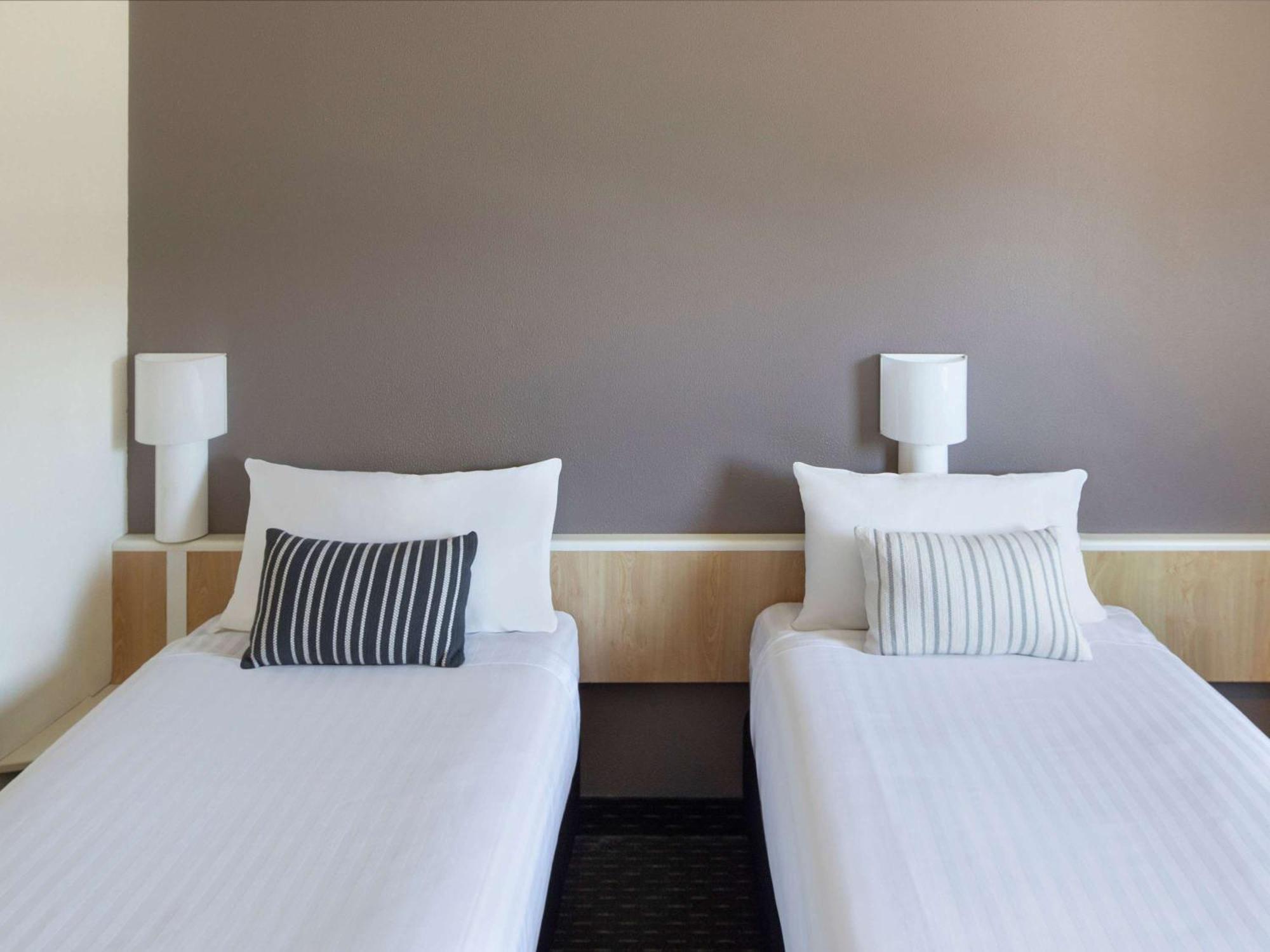 Ibis Newcastle Hotel Bagian luar foto