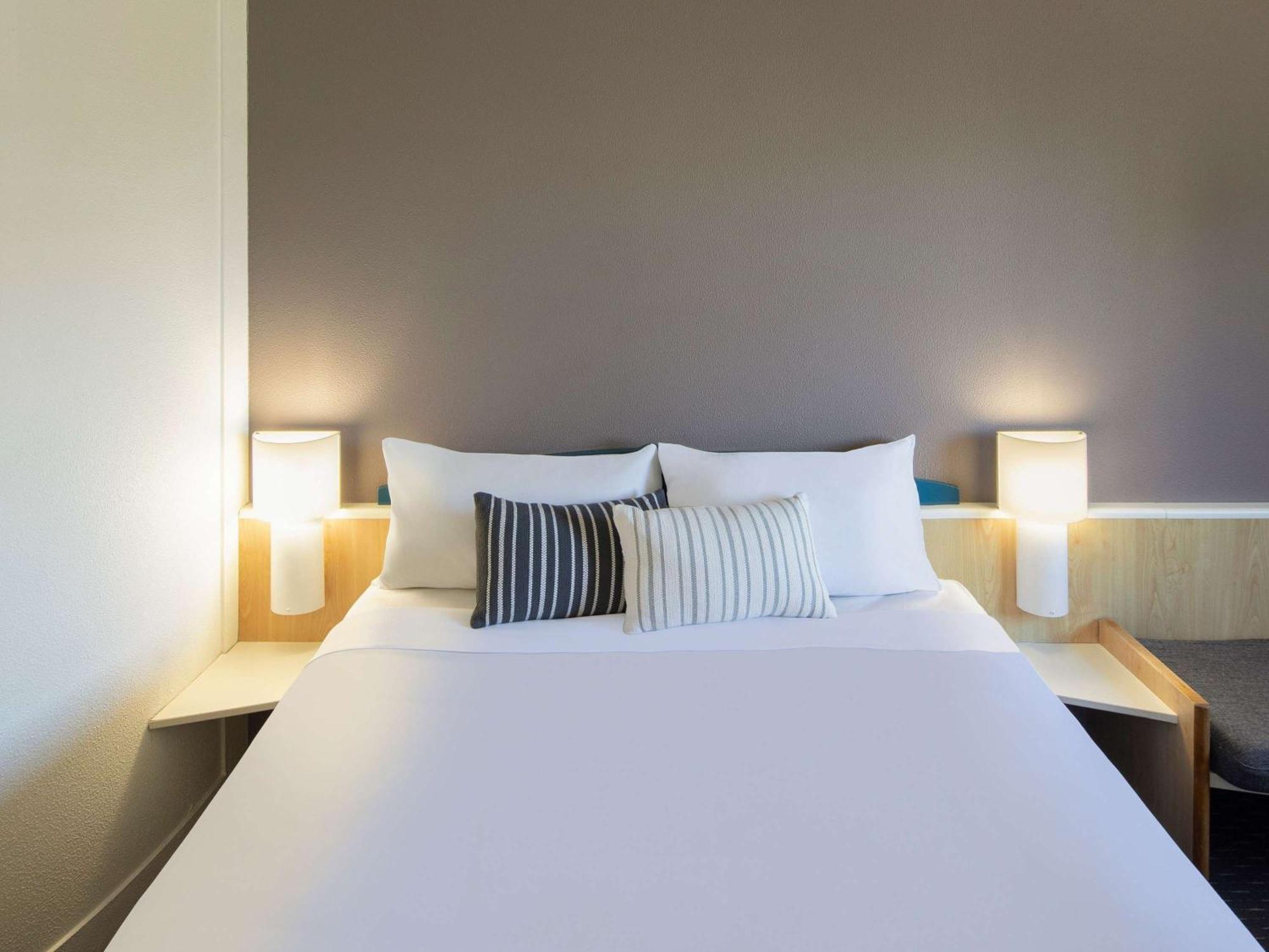 Ibis Newcastle Hotel Bagian luar foto