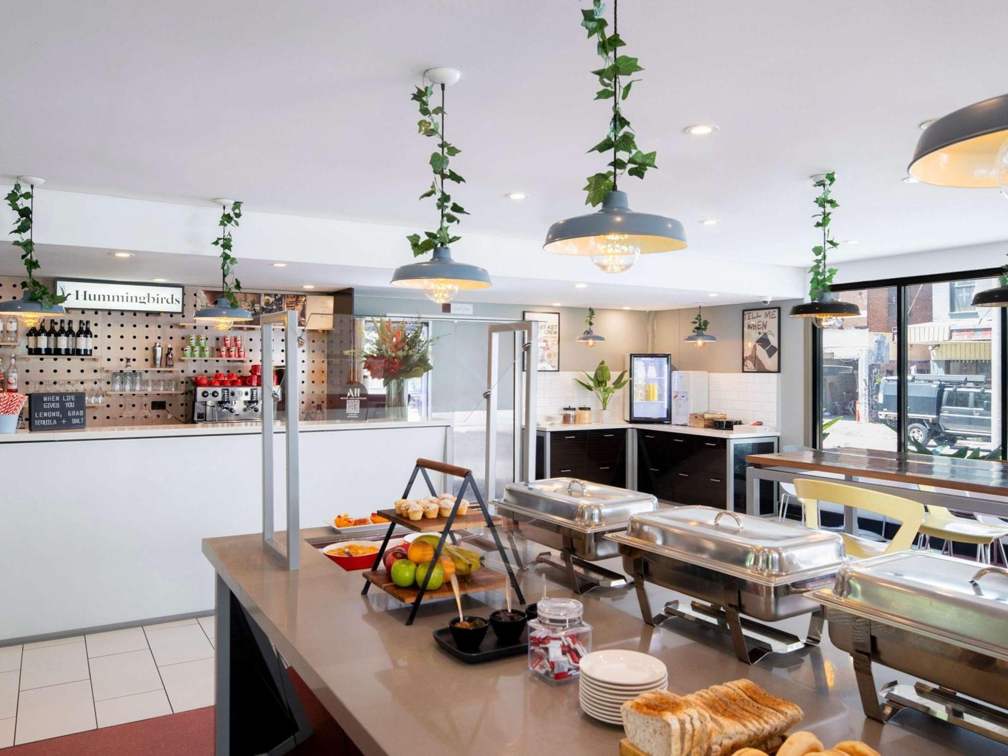 Ibis Newcastle Hotel Bagian luar foto