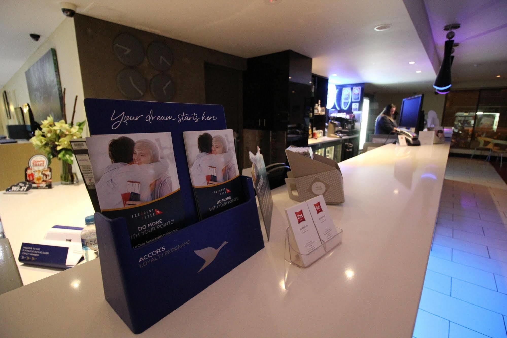 Ibis Newcastle Hotel Bagian luar foto