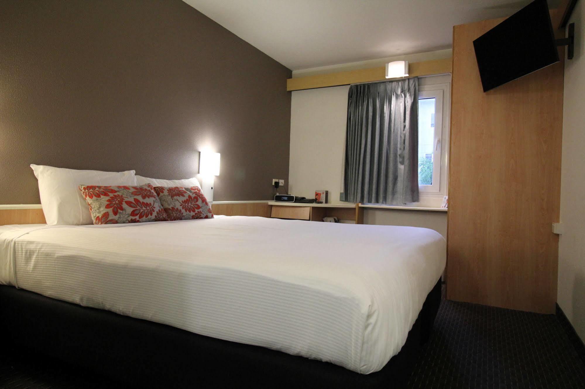 Ibis Newcastle Hotel Bagian luar foto
