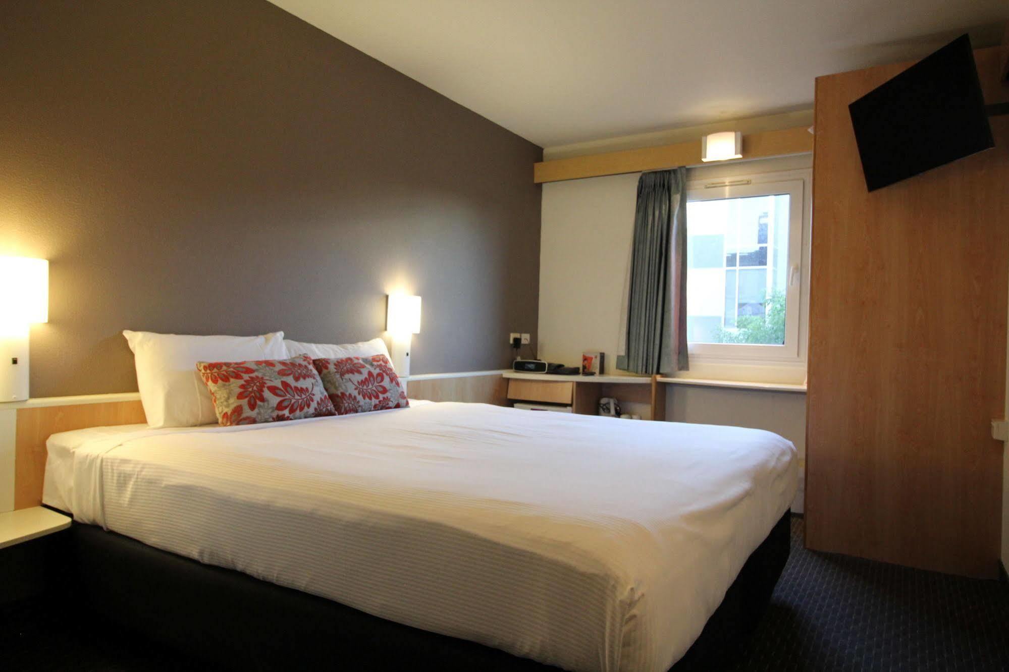 Ibis Newcastle Hotel Bagian luar foto